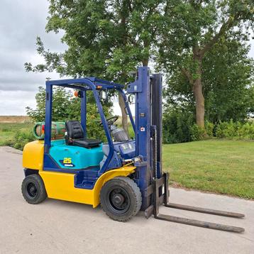 Te koop heftruck Komatsu 2.5 ton lpg containermast freelift  beschikbaar voor biedingen