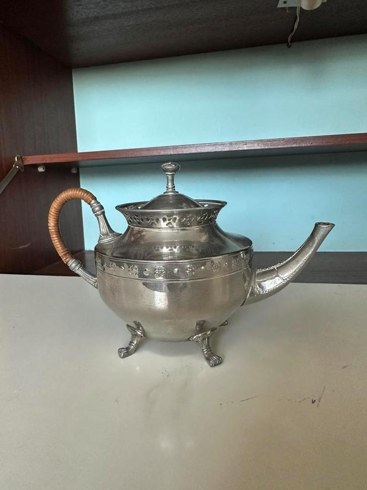 Tinnen theepot Rio Tiel vintage model met klauwpoten, Antiek en Kunst, Antiek | Tin, Ophalen of Verzenden