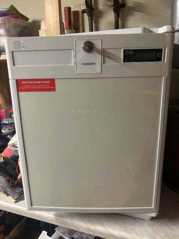 Mini koelkast, Witgoed en Apparatuur, Koelkasten en IJskasten, Gebruikt, Zonder vriesvak, Minder dan 75 liter, Minder dan 85 cm