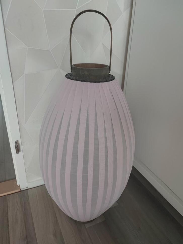Grote Roze Lantaarn met Handvat, Huis en Inrichting, Lampen | Vloerlampen, Gebruikt, 100 tot 150 cm, Metaal, Stof, Ophalen