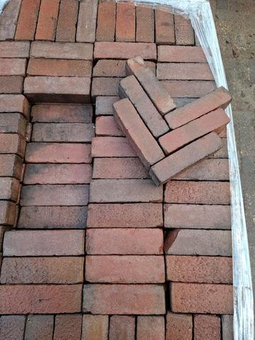 27m² gebakken waal rood 6cm dik, gebruikt, op pallet beschikbaar voor biedingen
