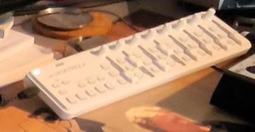 USB MIDI-controller  beschikbaar voor biedingen