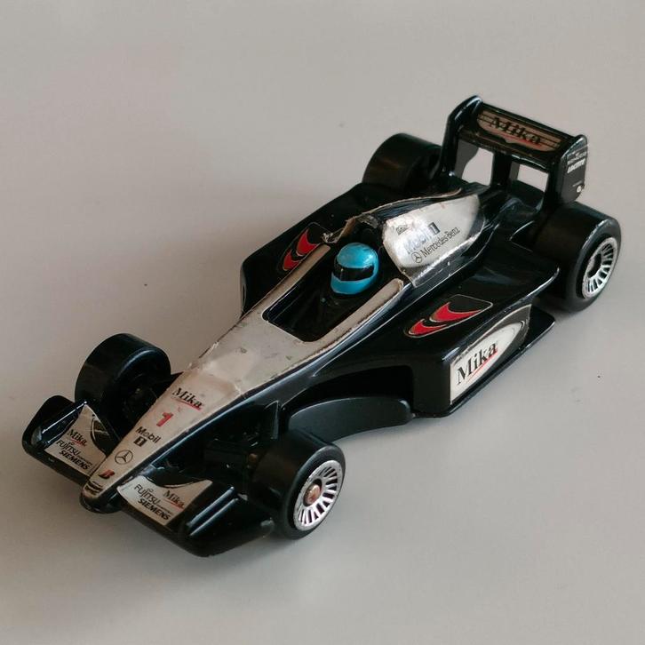 2000 F1 Mercedes-Benz Mika zwart Hot Wheels, Hobby en Vrije tijd, Modelauto's | Overige schalen, Zo goed als nieuw, Ophalen of Verzenden