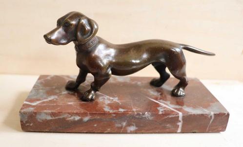 Bronzen handgemaakte teckel op marmeren sokkel, Antiek en Kunst, Antiek | Koper en Brons, Brons, Ophalen of Verzenden