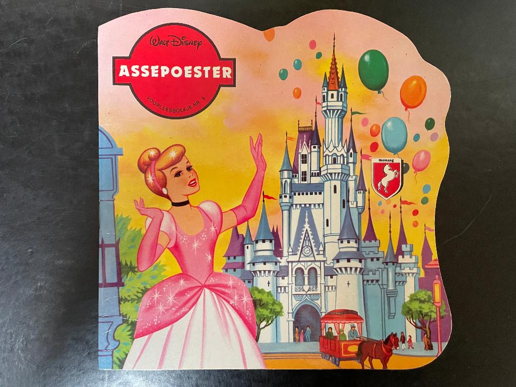 Assepoester, Ophalen of Verzenden, Assepoester of Belle, Zo goed als nieuw, Beeldje of Figuurtje