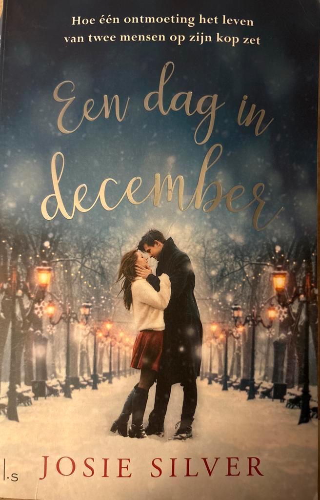 Een Dag in December - Josie Silver, Boeken, Romans, Zo goed als nieuw, Nederland, Ophalen of Verzenden