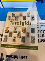 De Tarotgids - Sarah Bartlett, Boeken, Esoterie en Spiritualiteit, Ophalen of Verzenden, Zo goed als nieuw, Tarot of Kaarten leggen