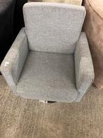 Grijze fauteuil met draaipoot, Ophalen, ., ., .