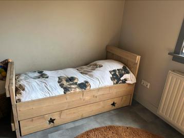 Steigerhout peuterbed compleet met kast beschikbaar voor biedingen