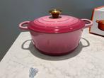 Le Creuset Berry 24cm, zo Goed Als Nieuw!, Kookpan of Snelkookpan, Gietijzer, Ophalen of Verzenden, Zo goed als nieuw