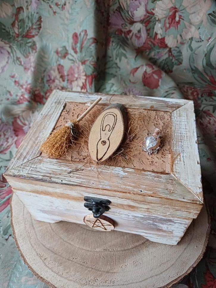 Heksen Kistje - Gevuld met Magische Benodigdheden, Antiek en Kunst, Antiek | Religie, Ophalen of Verzenden