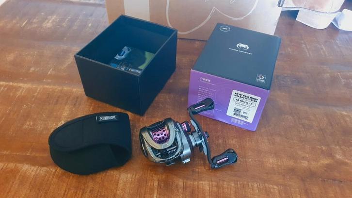 Kingdom Micro Monster BFS reel, Watersport en Boten, Hengelsport | Roofvissen, Nieuw, Molen, Ophalen of Verzenden