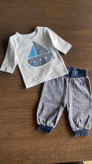 2 baby setjes maat 50 Z8 Newborn zie de foto’s beschikbaar voor biedingen