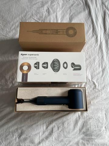Dyson supersonic föhn Nieuw met bonnetje beschikbaar voor biedingen
