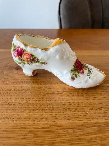 Vintage Deco Schoentje met Bloemen beschikbaar voor biedingen