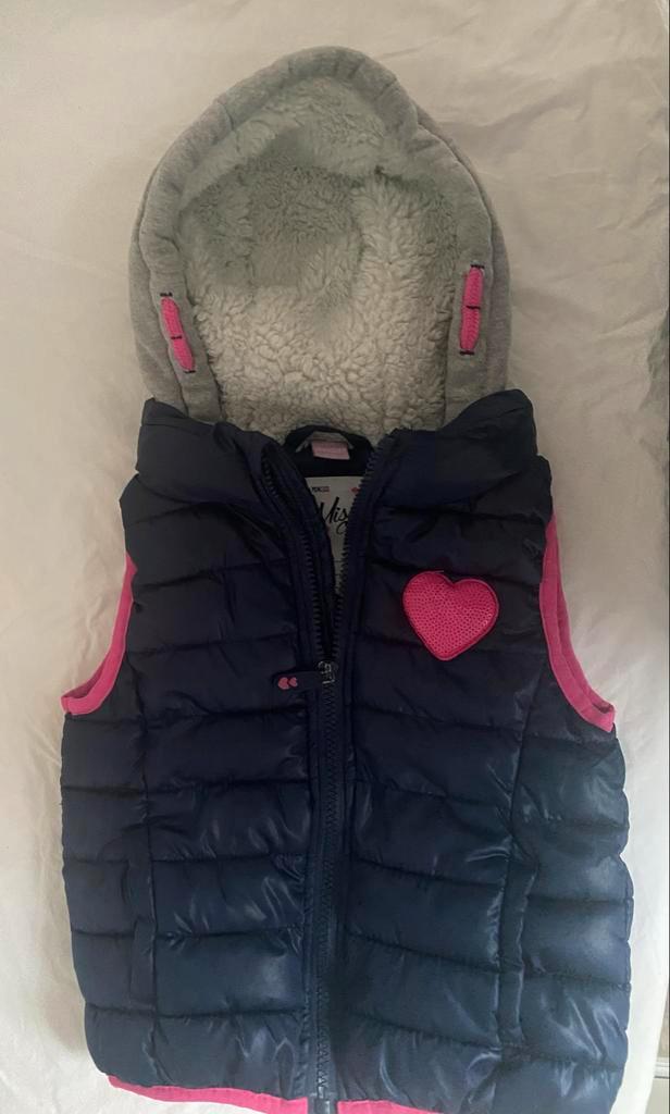 Bodywarmer Meisje Maat 104, Kinderen en Baby's, Kinderkleding | Overige, Zo goed als nieuw, Meisje, Ophalen of Verzenden