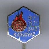 1871-1971 DVD Karlovic email brandweer speldje ( E_188a ), Verzamelen, Speldjes, Pins en Buttons, Verzenden, Zo goed als nieuw