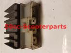 Spanningsregelaar Mbk Booster 4Vvh19600100 Gebruikt, Ophalen of Verzenden, 50ccscooterparts, Info@50cc-scooterparts.nl, Veen