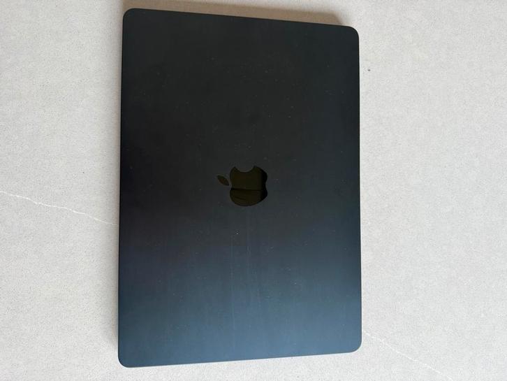 Macbook air m2 2022 13,6 inch 8gb cpu 10 gb gpu 512gb, Computers en Software, Apple Macbooks, Zo goed als nieuw, Ophalen