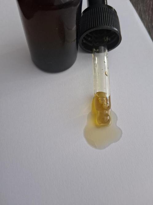 5x 10ml :CBD Olie 20% puur met 100% hennepzaadolie verrijkt, Sport en Fitness, Gezondheidsproducten en Wellness, Nieuw, Overige typen