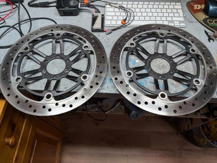 Originele remschijven Honda CBR 1100xx Blackbird met remblok, Motoren, Onderdelen | Honda, Gebruikt, Ophalen of Verzenden