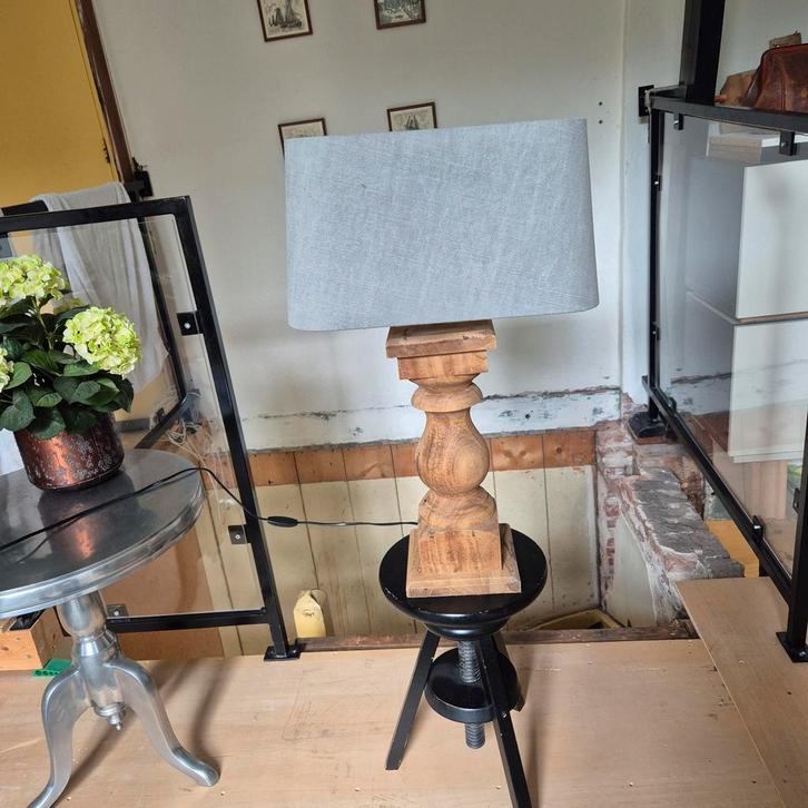 2 Teakhouten Lampenvoeten met Kappen, Antiek en Kunst, Antiek | Lampen, Ophalen