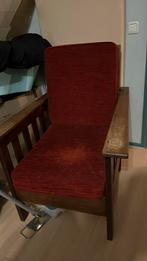 Oude rokerstoel met vrijwel nieuwe kussens, Huis en Inrichting, Stoelen, Ophalen, Zo goed als nieuw, Rood, Eén