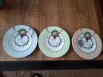 Piece of cake gebaksbordjes 3 stuks en 1 koffiekop, Ophalen of Verzenden, Zo goed als nieuw, Keramiek, Bord(en)