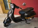 Vespa GTS 300 super Akrapovic!, Fietsen en Brommers, Scooters | Vespa, Ophalen, Overige modellen, Zo goed als nieuw