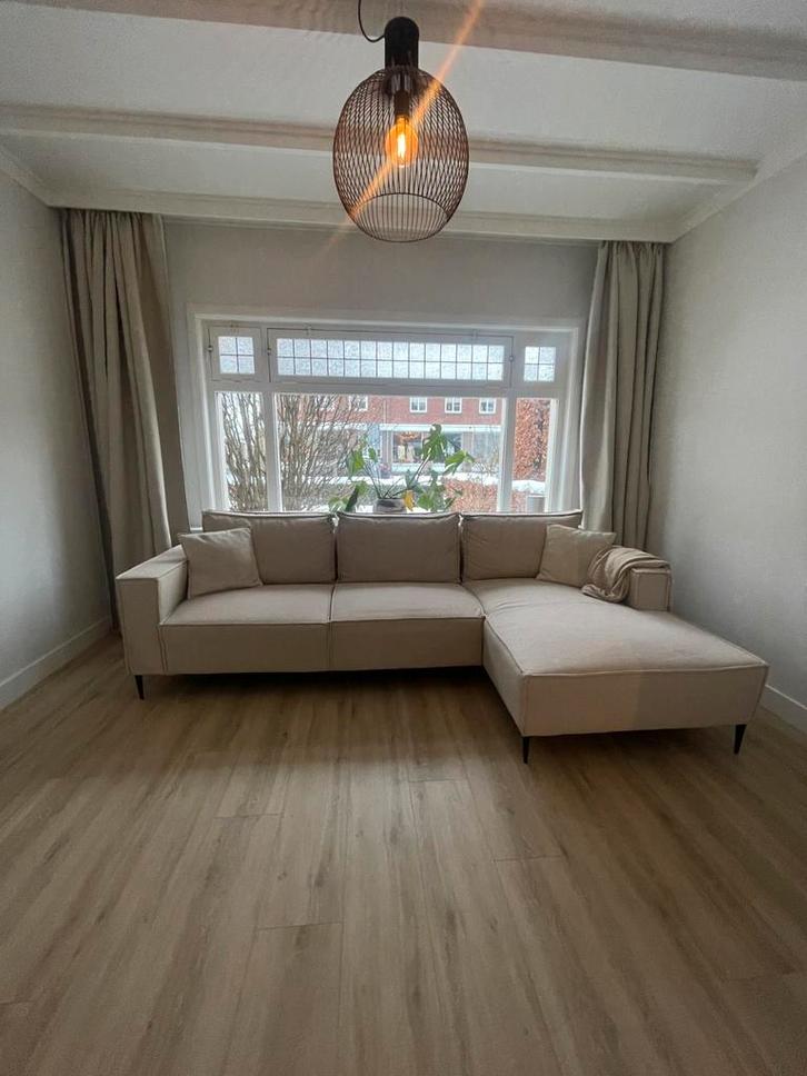 Beige / greige hoekbank moos by FonQ 2mnd oud - zgan, Huis en Inrichting, Banken | Complete zithoeken, Zo goed als nieuw, Stof