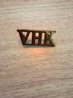 Ww2 vrouwen hulp korps (vhk) metaal, Ophalen of Verzenden, Zo goed als nieuw, Transport