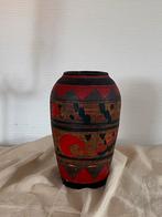 Vintage terracotta vaas geometrische figuren h20cm, Huis en Inrichting, Woonaccessoires | Vazen, Zwart, Aardewerk of Porselein