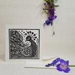 Dubbele wenskaart 15x15 cm. met envelop. pauw, linosnede, Ophalen of Verzenden, Nieuw