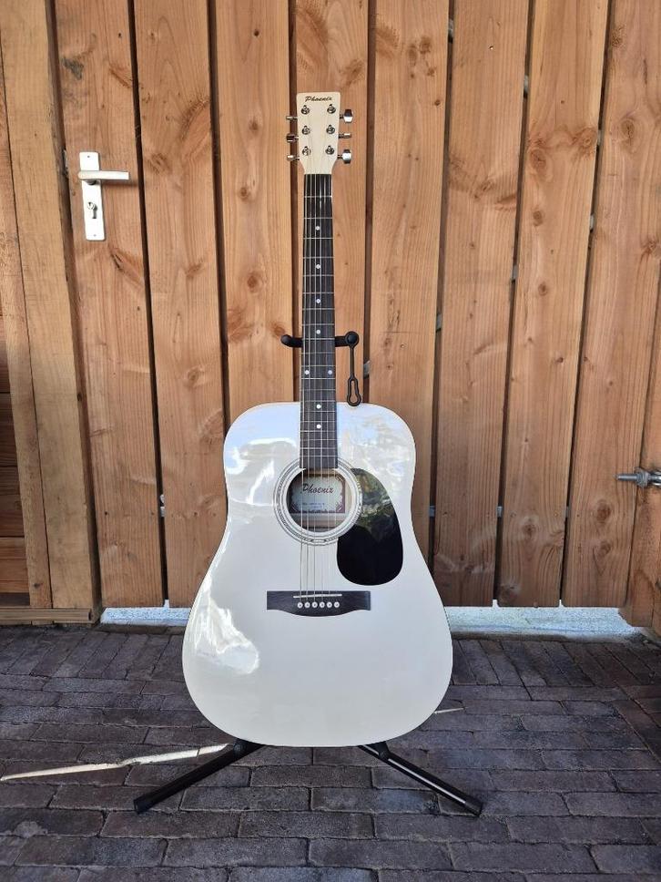 Phoenix akoestische gitaar, Muziek en Instrumenten, Snaarinstrumenten | Gitaren | Akoestisch, Gebruikt, Western- of Steelstringgitaar