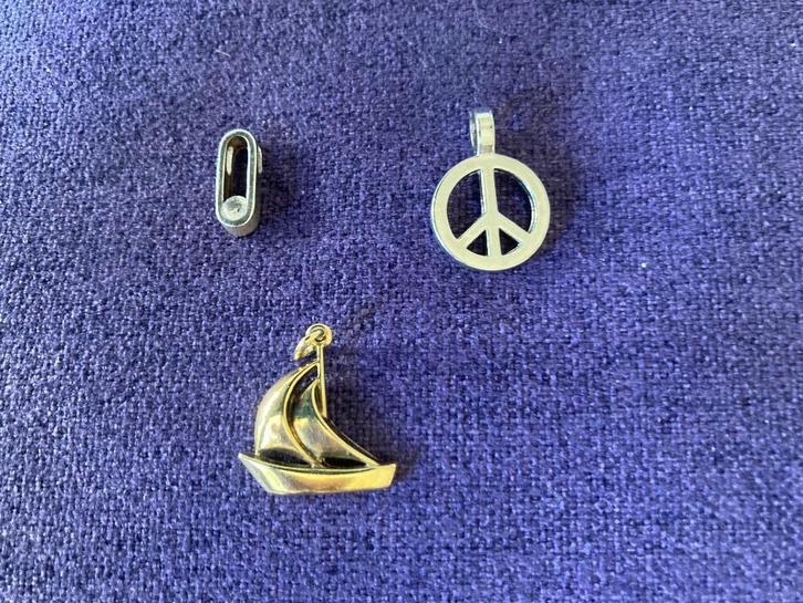 Diverse sieraden/ hangertjes oorclips e.a., Sieraden, Tassen en Uiterlijk, Kettinghangers, Zo goed als nieuw, Overige materialen