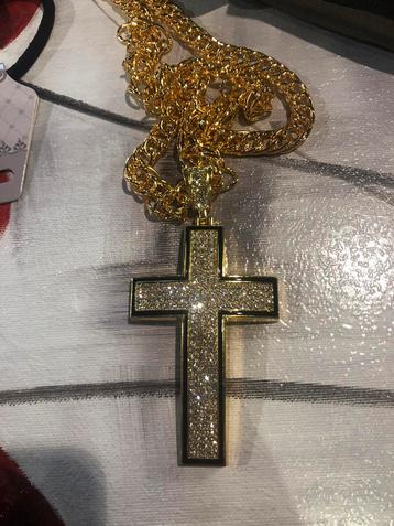 Mooie kruishanger met ketting goudkleurig beschikbaar voor biedingen