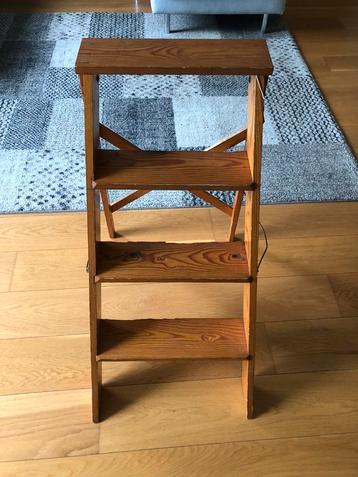 Houten decoratie trap, ladder T.E.A.B beschikbaar voor biedingen