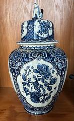 Delfts Blauwe Vaas met Deksel - Boch Royal Sphinx, Antiek en Kunst, Ophalen of Verzenden
