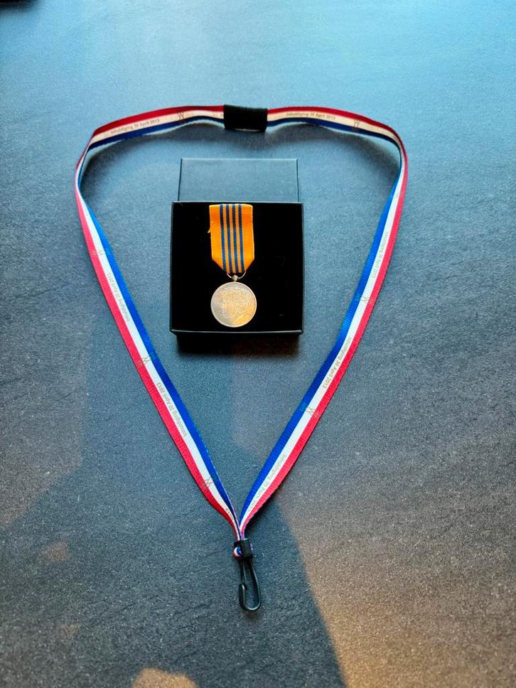 INHULDIGINGSMEDAILLE KONING WILLEM ALEXANDER 2013 MEDAILLE, Postzegels en Munten, Munten | Nederland, Euro's, Koningin Beatrix