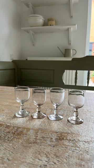 Franse brocante mondgeblazen glaasjes borrelglaasjes beschikbaar voor biedingen