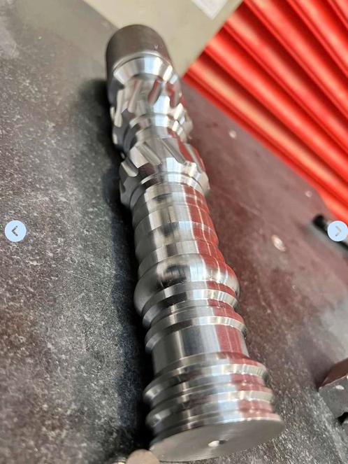 Draaiwerk gezocht, Doe-het-zelf en Verbouw, Draaibanken, Zo goed als nieuw, Metaaldraaibank, 1000 mm of meer, Computergestuurd (Cnc)