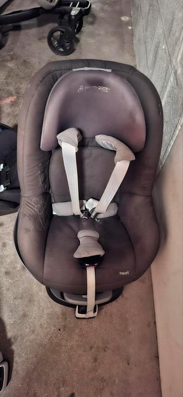 Maxi Cosi Pearl + Familyfix tweemaal beschikbaar voor biedingen