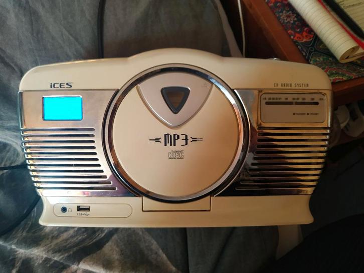 ISCD-33 Portable Retro Radio - CD-MP3 Player, Audio, Tv en Foto, Stereo-sets, Gebruikt, Cd-speler, Tuner of Radio, Overige merken