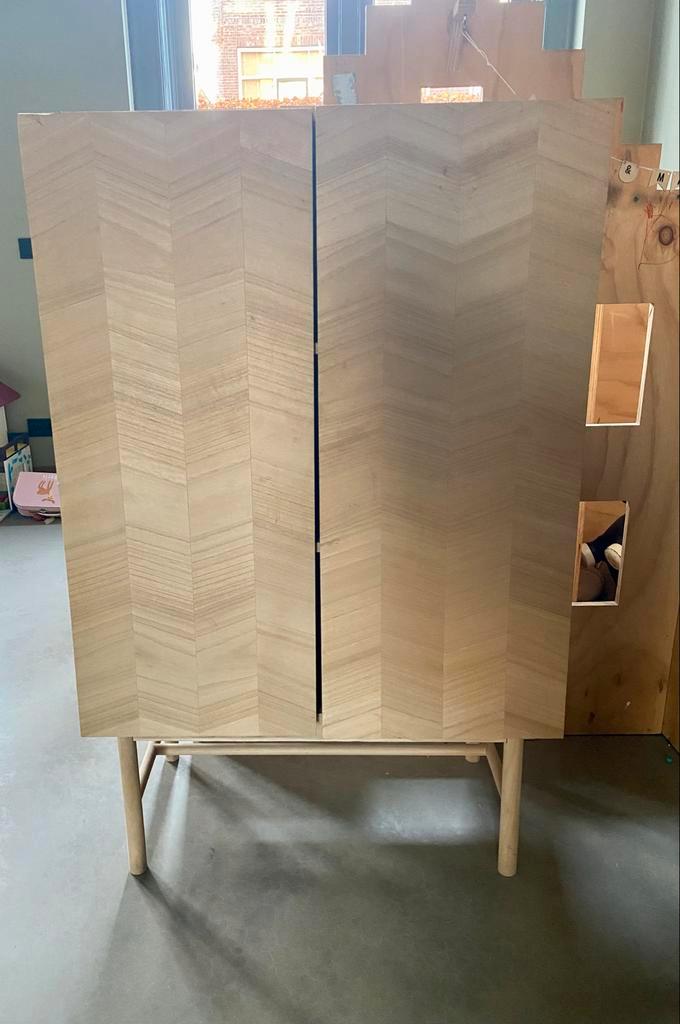 Sklum Paulownia houten kastje - Opknapper!, Huis en Inrichting, Kasten | Buffetkasten, Gebruikt, 100 tot 150 cm, Minder dan 50 cm