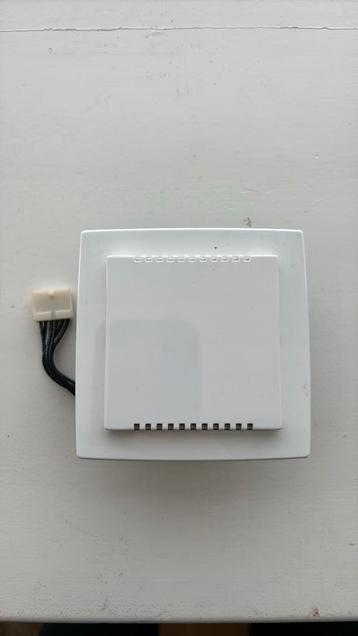 BJ, KNX ruimte temperatuuropnemer + binaire ingang beschikbaar voor biedingen