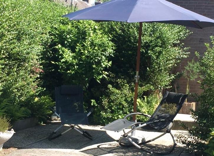 Luxe tuinstoelen van Intratuin, Tuin en Terras, Ligbedden, Zo goed als nieuw, Metaal, Verstelbaar, Ophalen