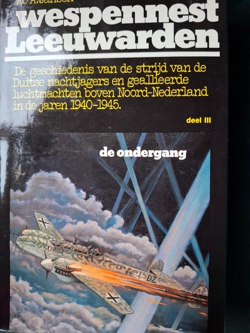 WOII WESPENNEST LEEUWARDEN DEEL III, Boeken, Oorlog en Militair, Gelezen, Luchtmacht, Ophalen of Verzenden