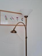 Vloerlamp van Messing met 2 melkglazen kelken ( heel)., Huis en Inrichting, Lampen | Vloerlampen, Ophalen, Gebruikt, Glas, 150 tot 200 cm