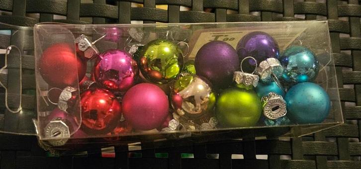 24x Mini kerstballen (multicolor) NIEUW!, Diversen, Kerst, Nieuw, Ophalen of Verzenden