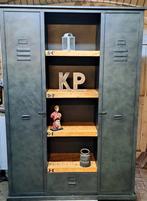 Grote metalen industriële locker kast in groen met betonlook, Ophalen, Zo goed als nieuw, 25 tot 50 cm, Minder dan 100 cm